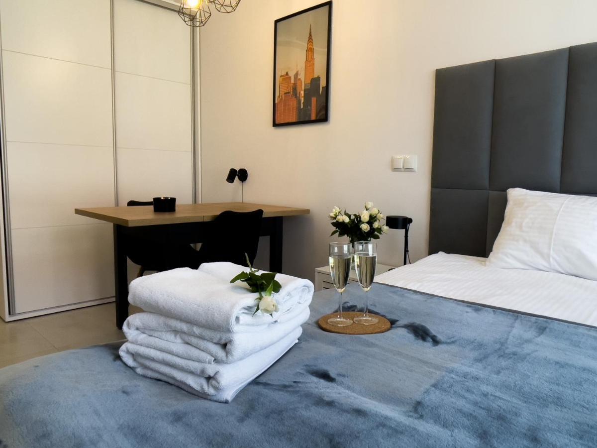 Urban Apartments Premium, Opolska 10 No 77B, Free Garage, Self Check-In คาโตวีตเซ ภายนอก รูปภาพ